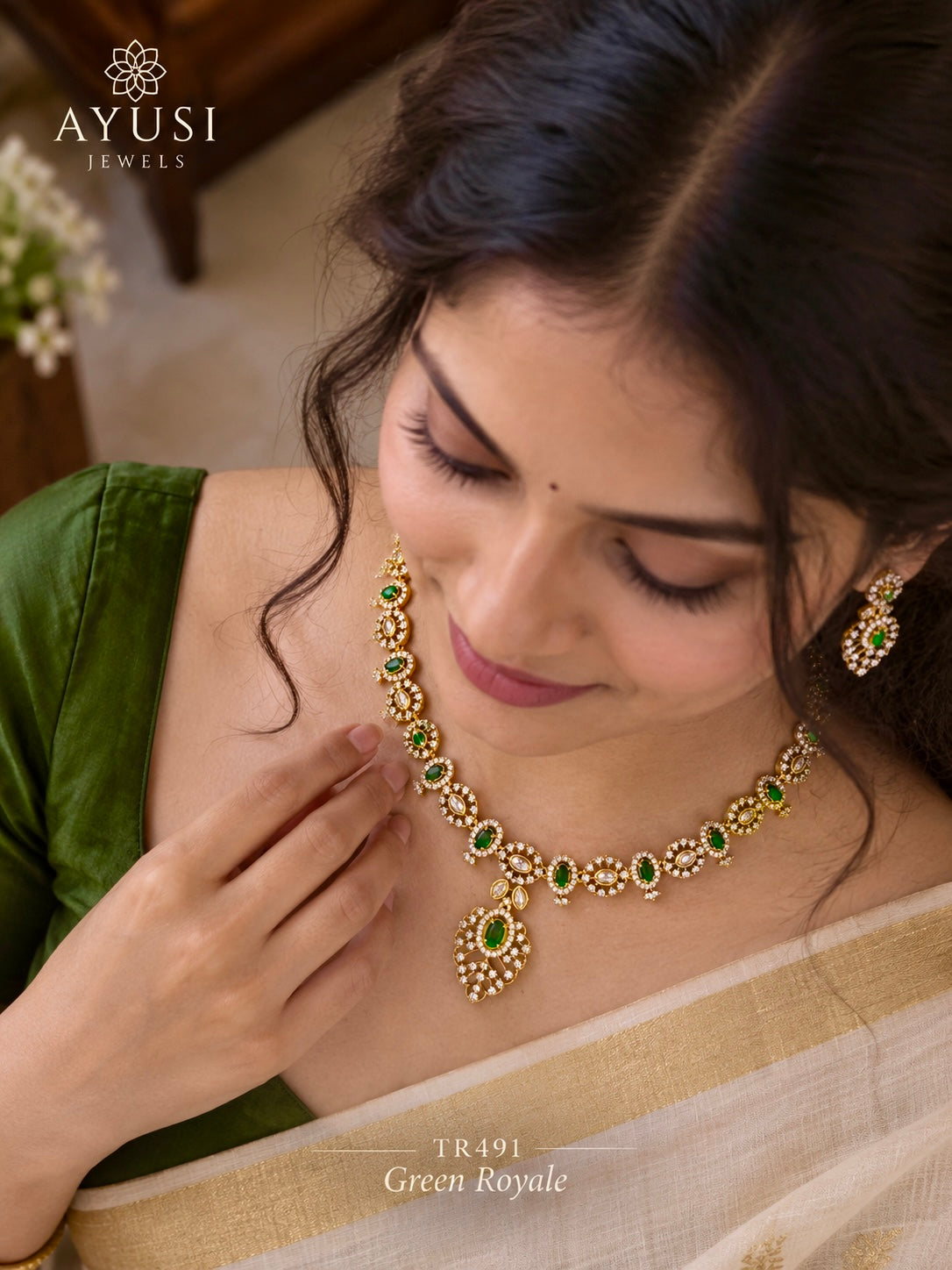 NECKLACE
