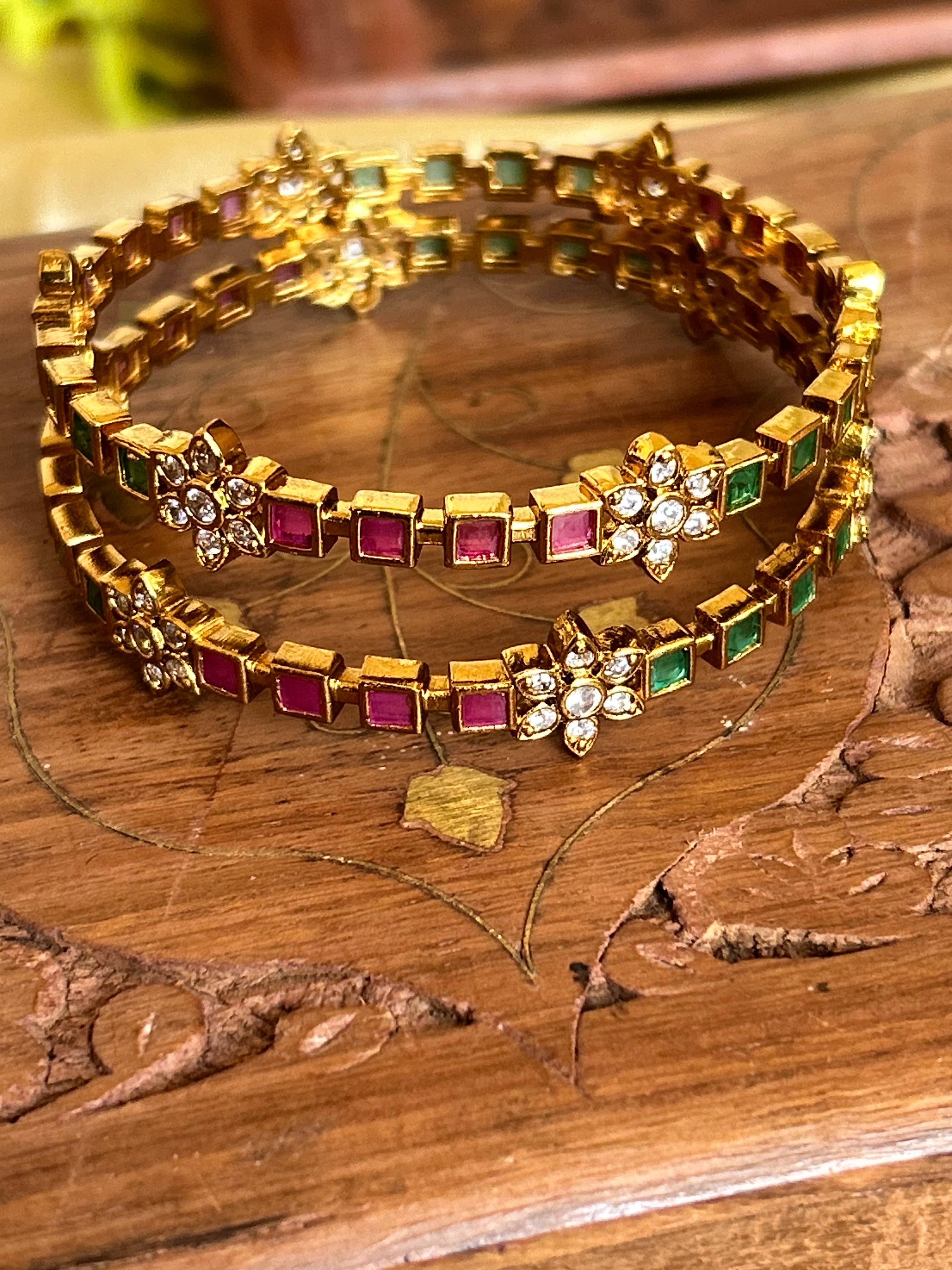 AB012